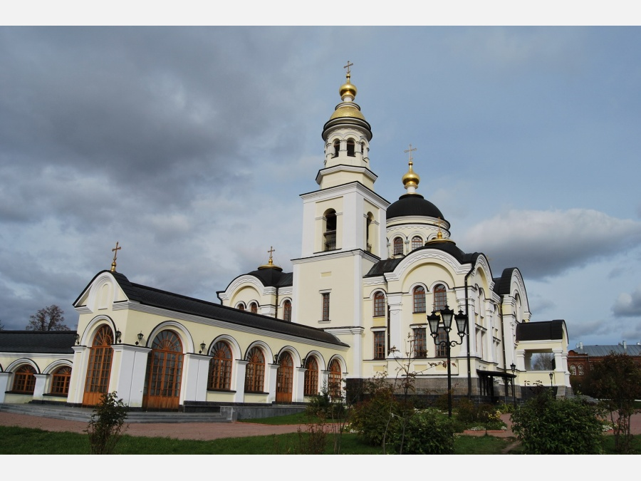 Храм симеона верхотурского. Церковь в Меркушино. Меркушино село Монастырская община. Меркушино водопады. Меркушино монастырь главный собор.